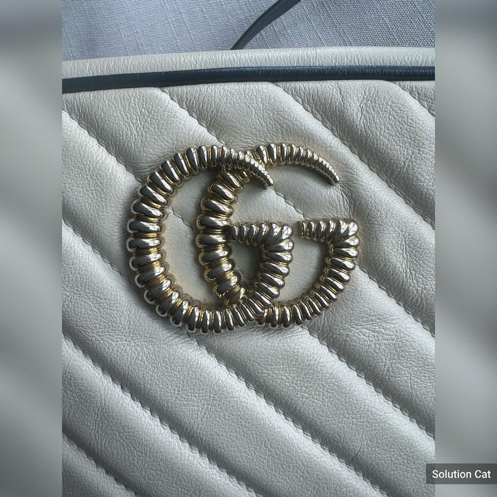 Gucci GG Marmont Quilted Small Shoulder Bag
Ivory x Navy - Picture 5 of 16